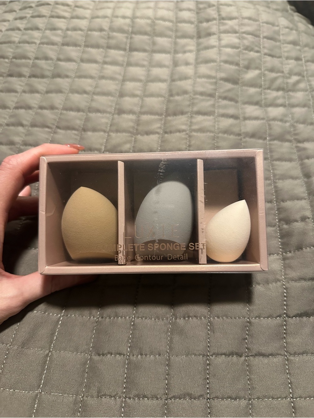 Luxie Makeup Sponge Set in Beige, Gray, White